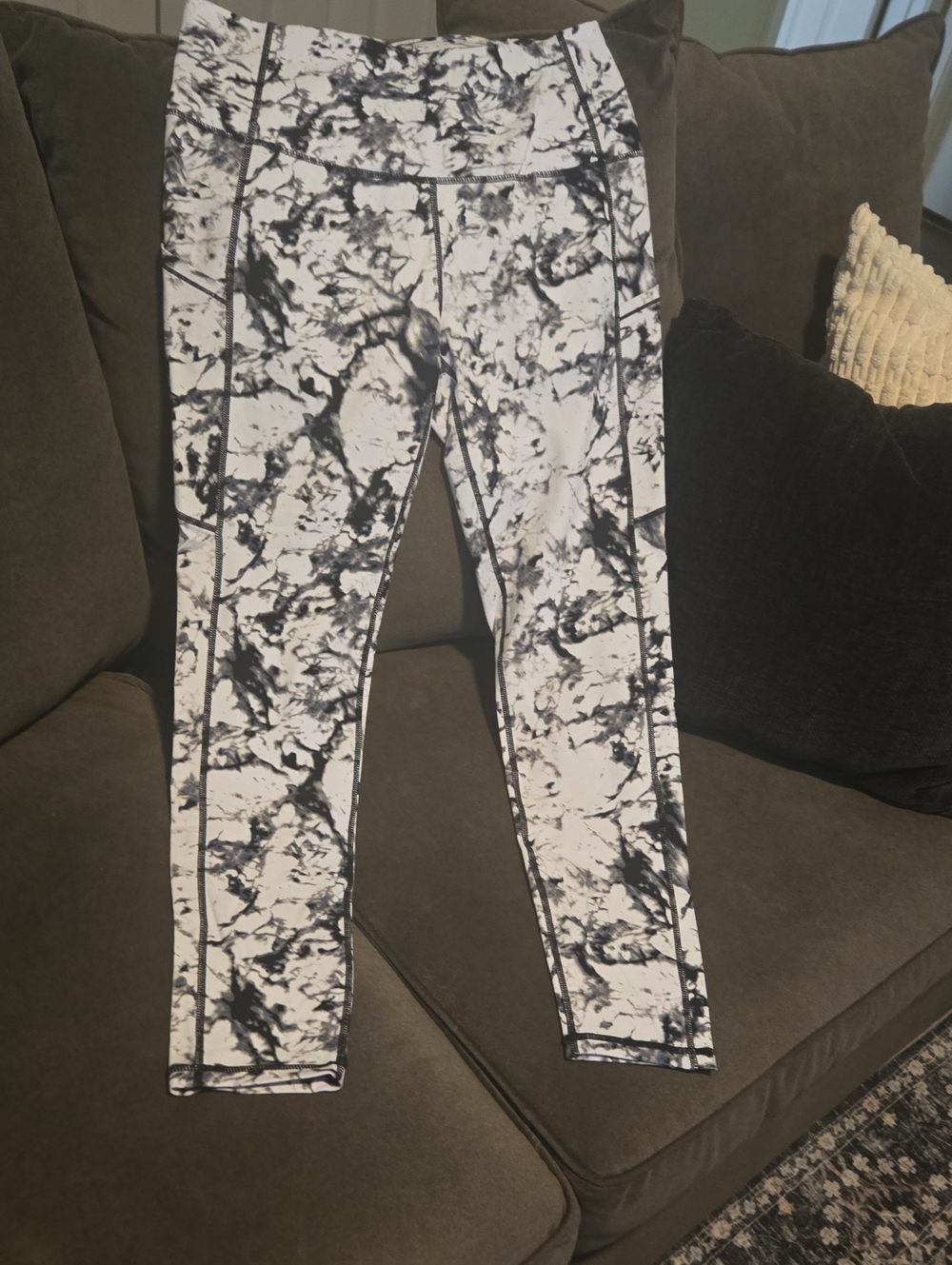 Amazon Black & White Marble High-Waisted Leggings